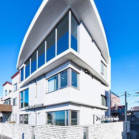 Вілла Zushi Funny House Екстер'єр фото
